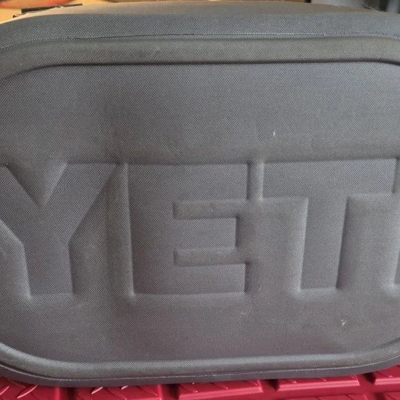 Yeti Grey Hopper 30 with Black Straps and Blue Accents - Picture 6 of 6